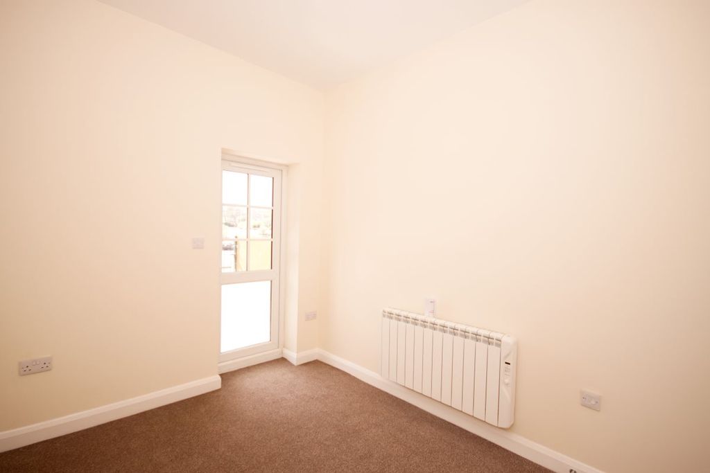 Property photo 3 of 5 Bedroom