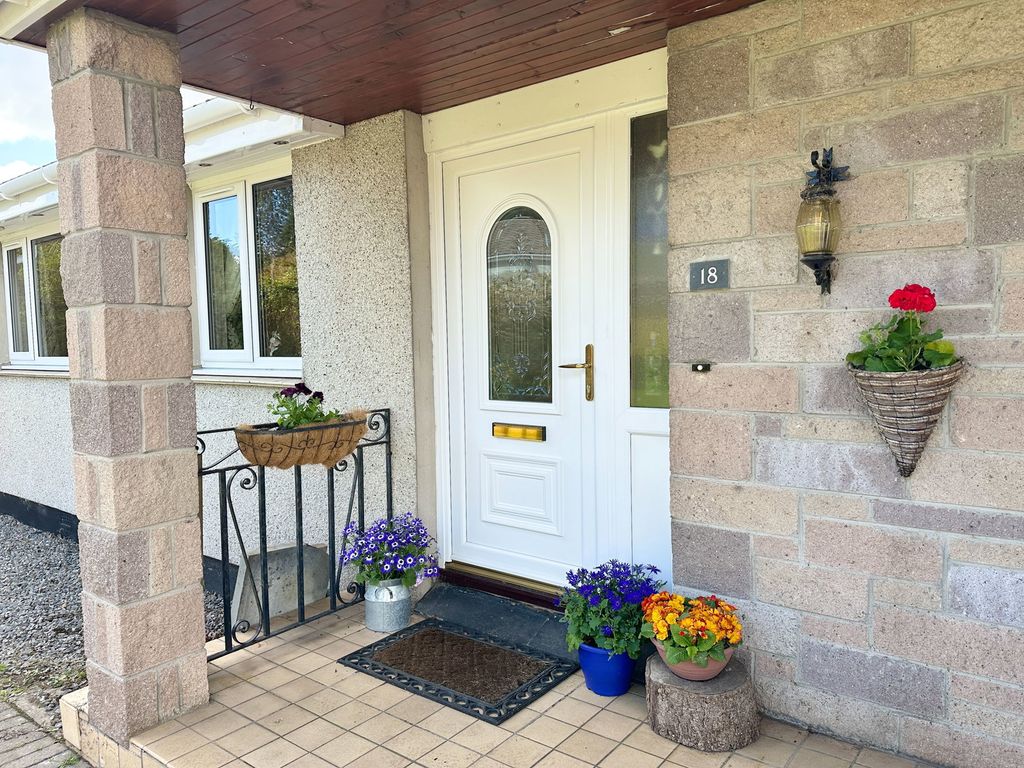 Property photo 2 of 28