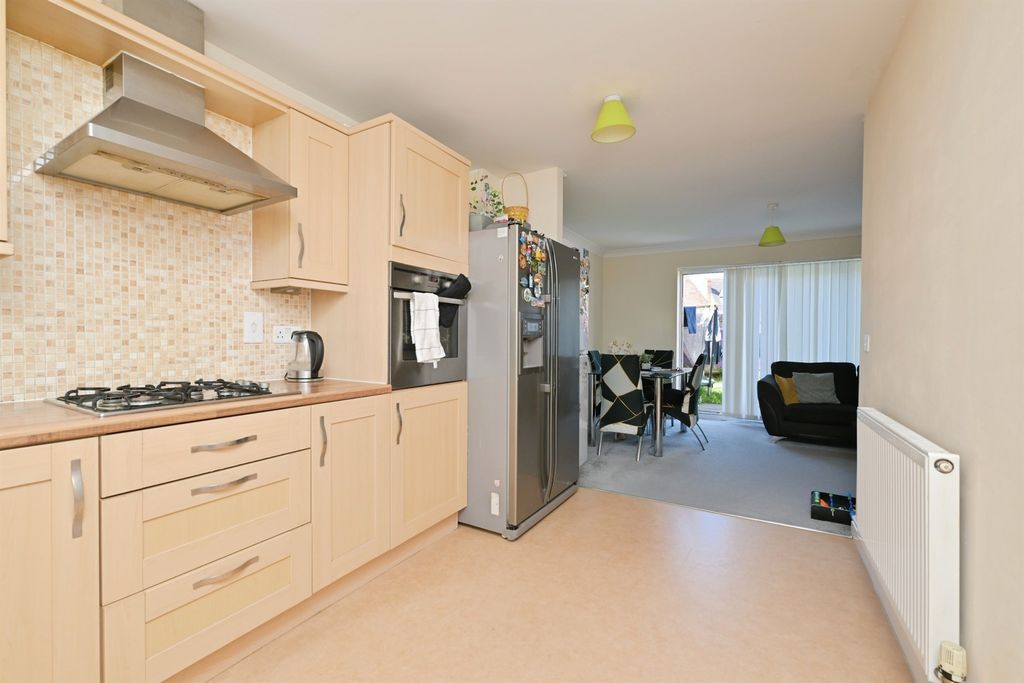 Property photo 3 of 23