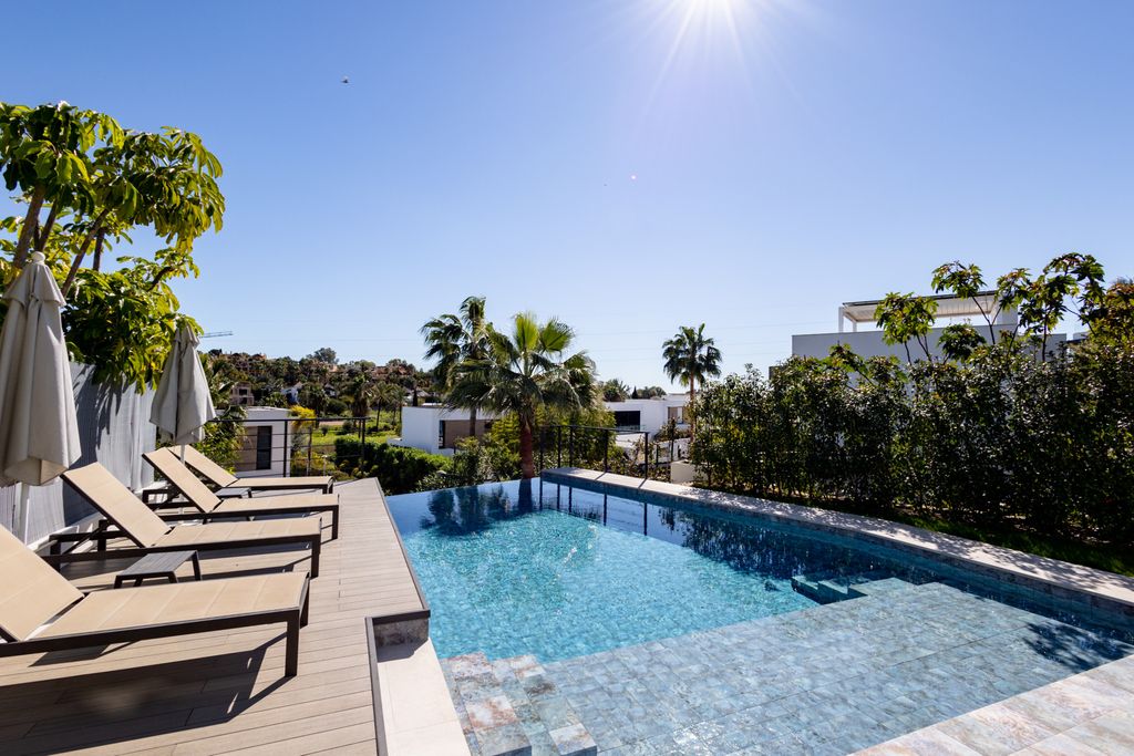 Property photo 3 of 59