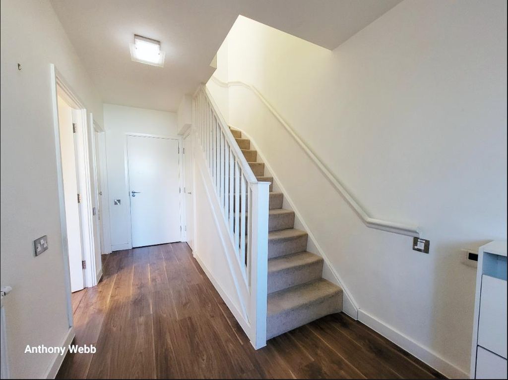 Property photo 3 of 15 Hallway