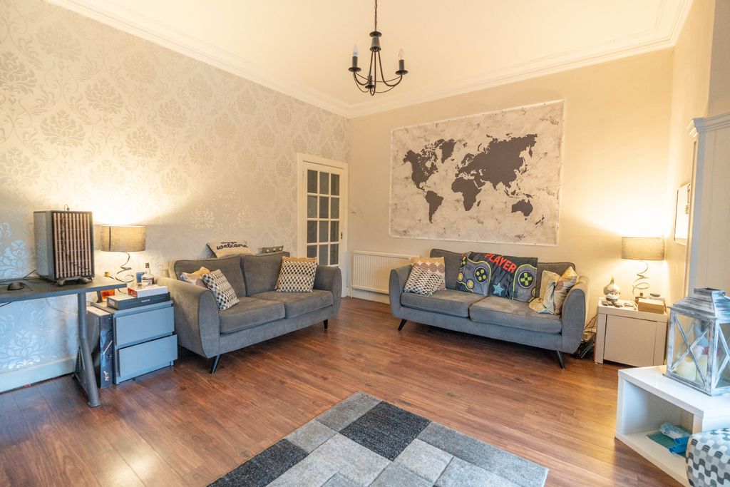 Property photo 3 of 19 Gallery