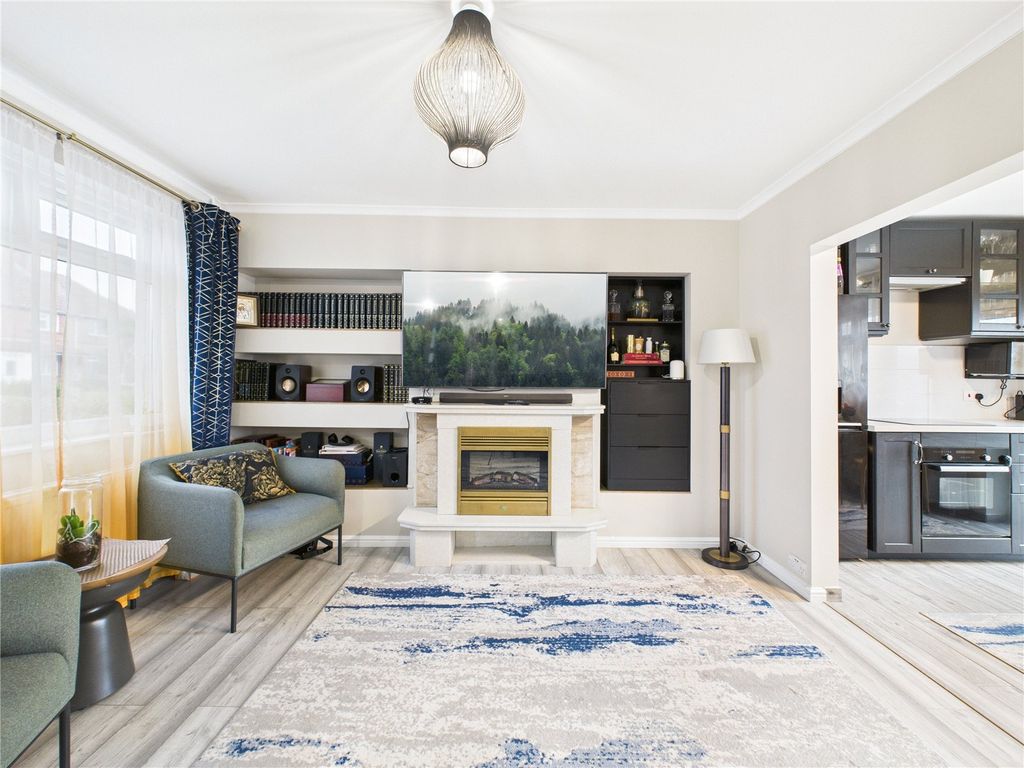 Property photo 3 of 24 Picture No. 23