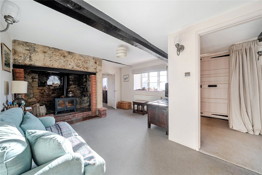 Property photo 3 of 16 Sitting Room