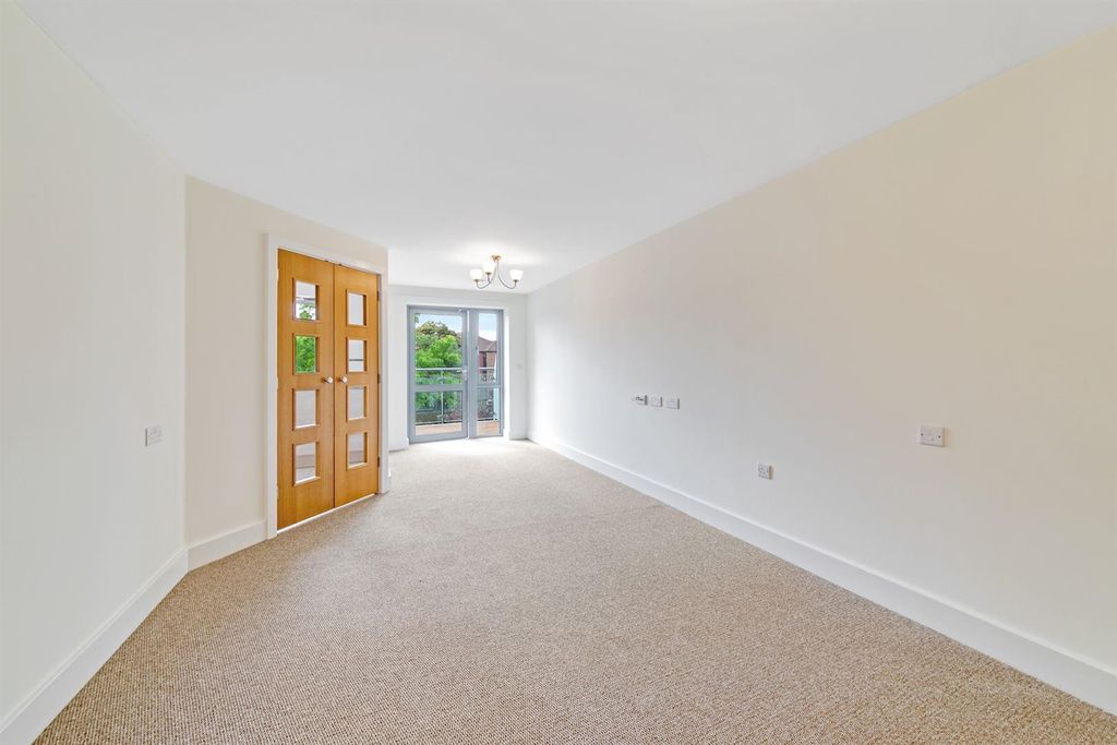 Property photo 1 of 26 03-0Aec35 Elles House -6-Medium.Jpg