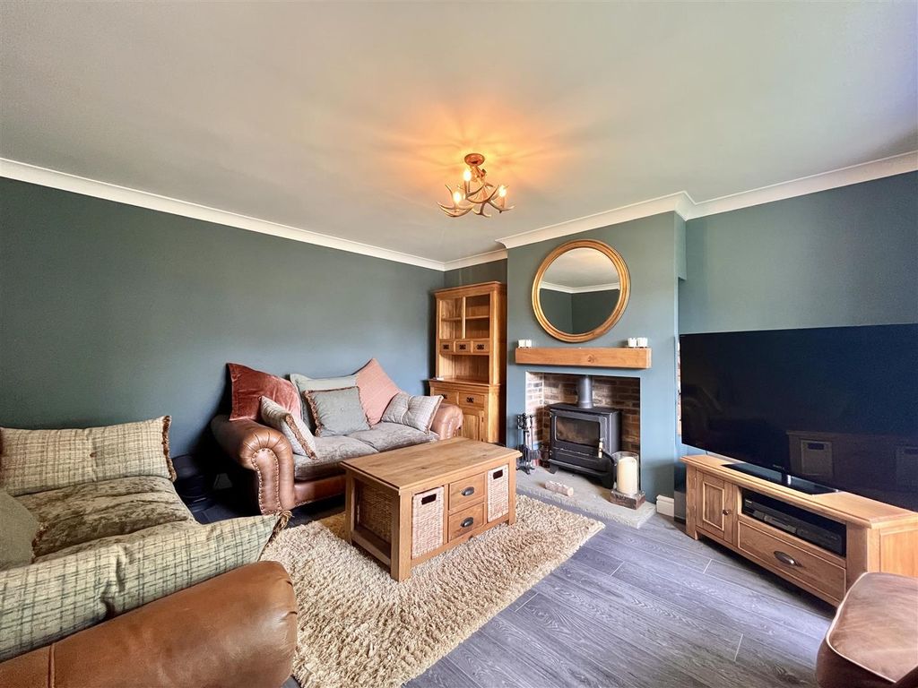 Property photo 2 of 32