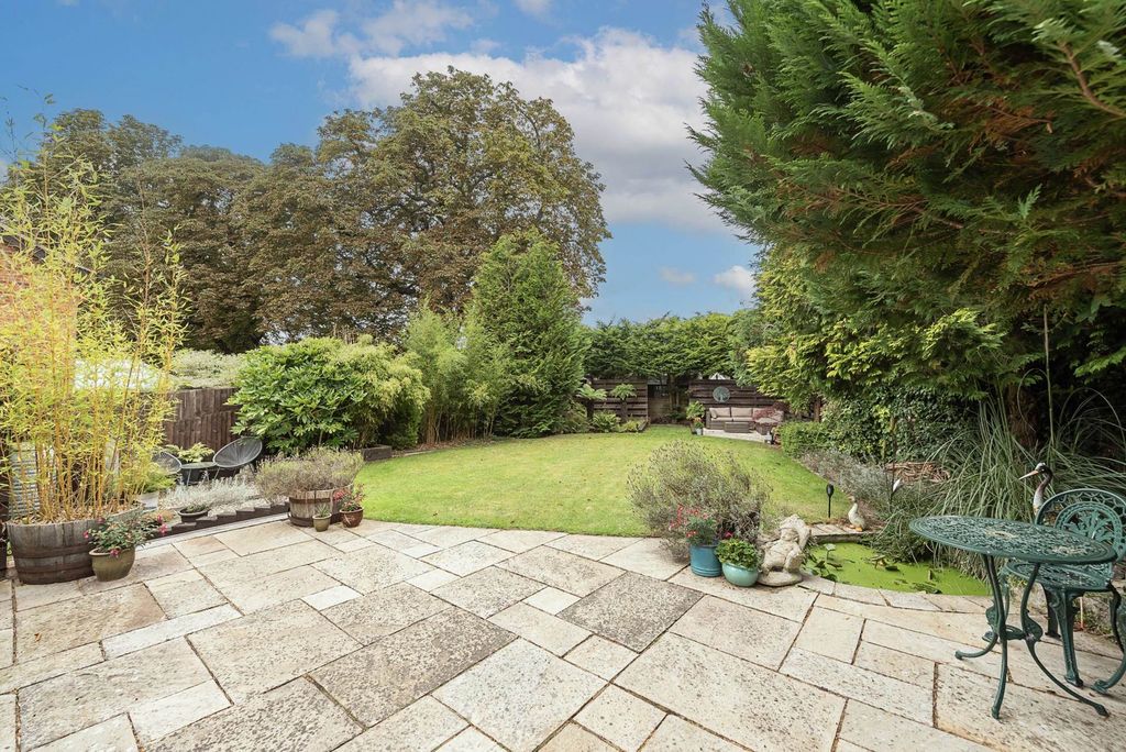 Property photo 2 of 21