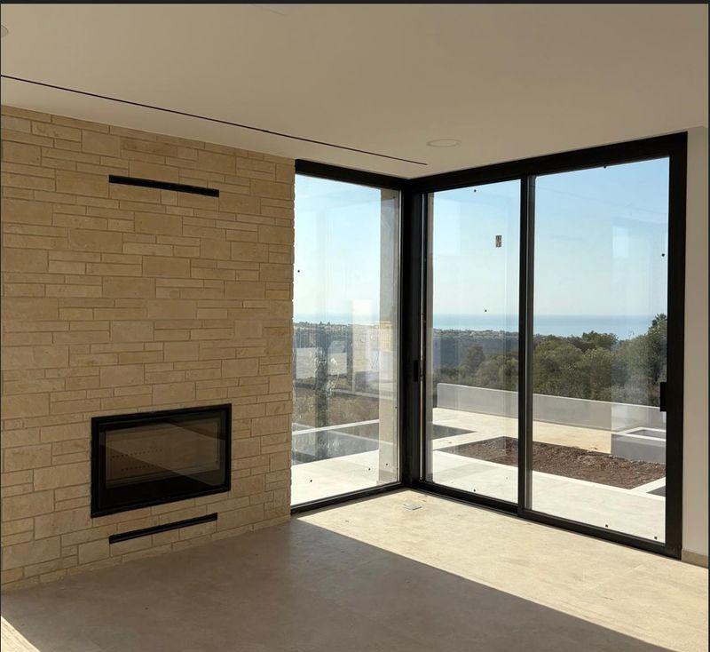 Property photo 2 of 13 Lounge Area