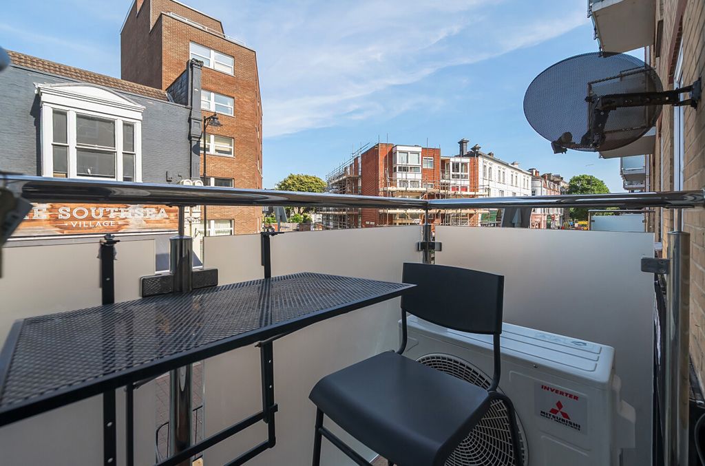 Property photo 2 of 8 1311469-15-6849B3...