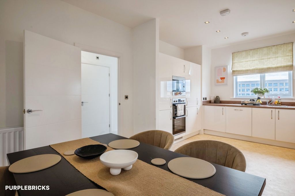 Property photo 3 of 23 Kitchen/Dining Room
