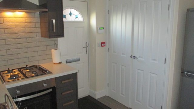 Property photo 3 of 6 Entrance Porch