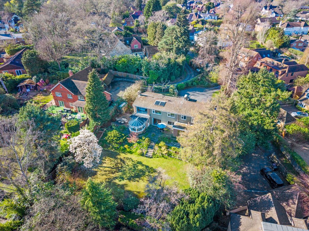 Property photo 2 of 28