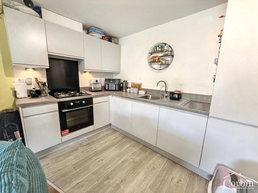 Property photo 3 of 9