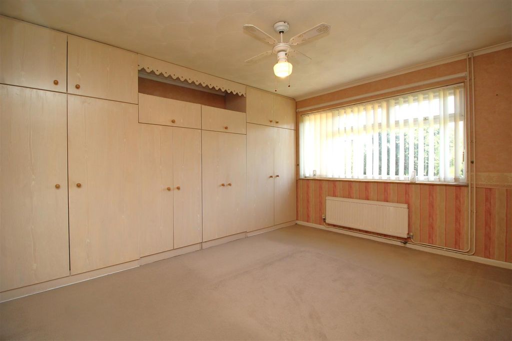 Property photo 1 of 16 Bedroom 1.Jpg