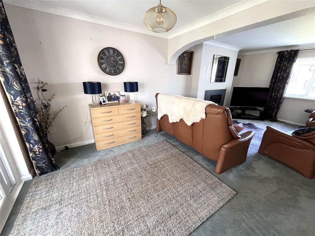 Property photo 3 of 23 Picture No. 17