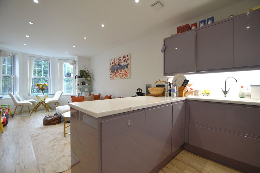 Property photo 3 of 10 Picture No. 04
