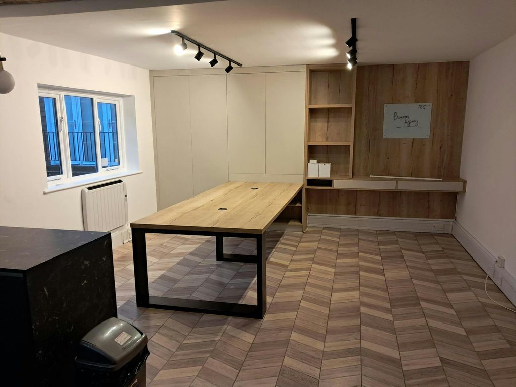 Property photo 2 of 10 1000001139.Jpg