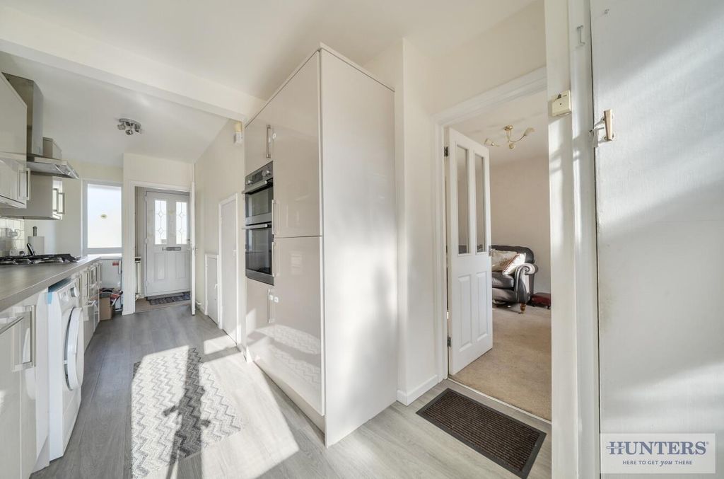 Property photo 2 of 21 Cb7A5166-Bab5-470E-8637-33cc7F364A4d.Jpg