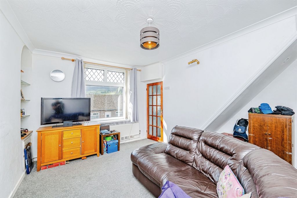 Property photo 2 of 24