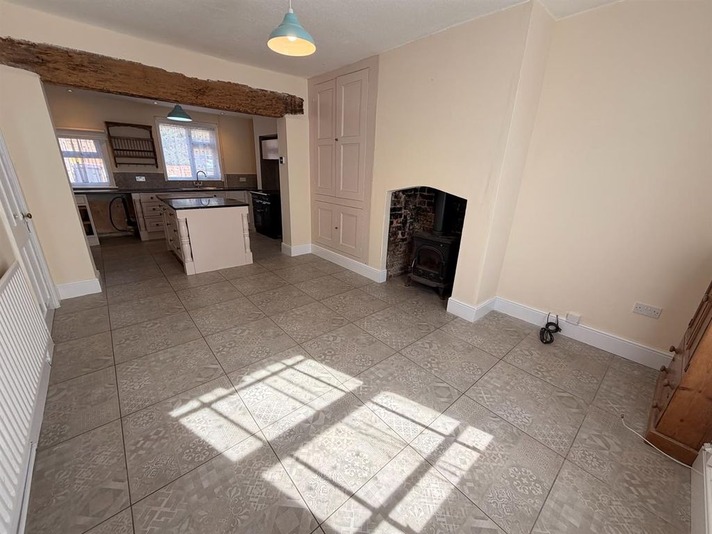 Property photo 3 of 19 A64283F1-F900-4322-A568-Eb160c0d3768.Jpg