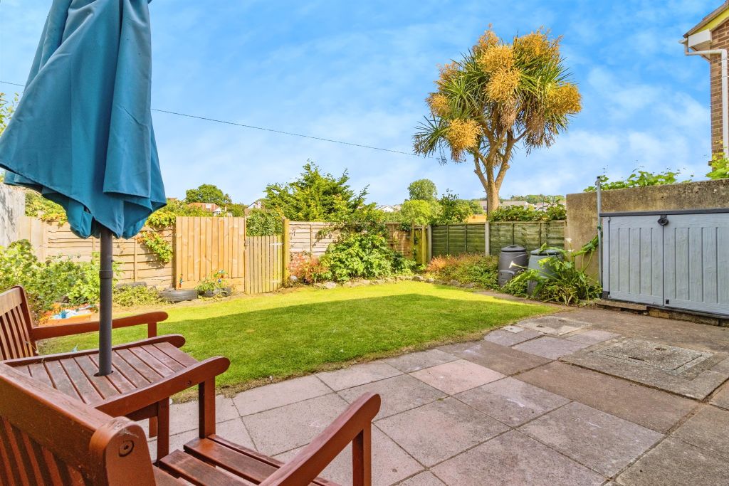 Property photo 2 of 25