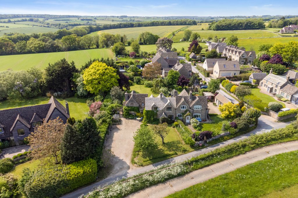 Property photo 2 of 23