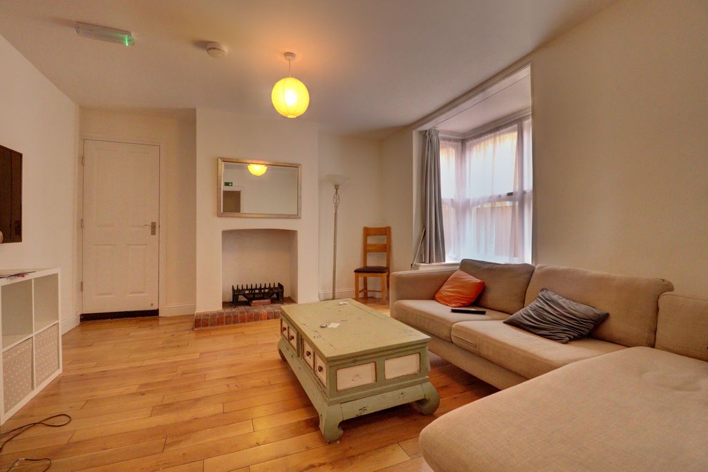 Property photo 3 of 6 Living Space.Jpg