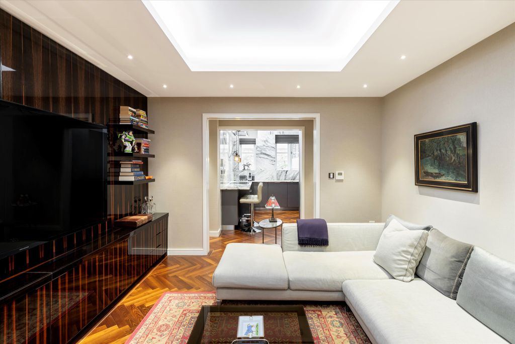 Property photo 3 of 23 Image