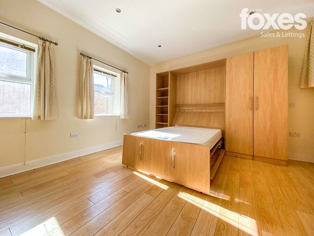 Property photo 2 of 7 4579092