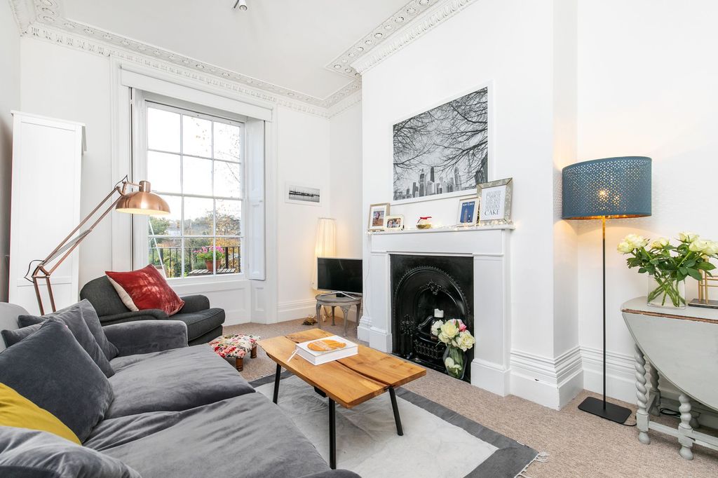 Property photo 3 of 8