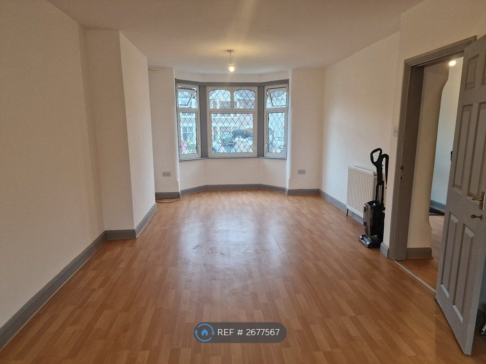 Property photo 3 of 35