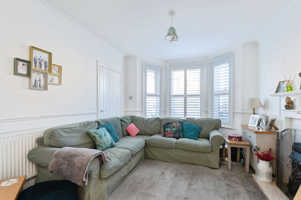 Property photo 3 of 20