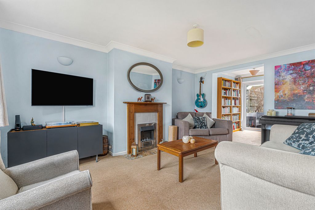 Property photo 2 of 18