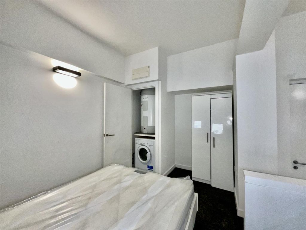 Property photo 3 of 7 8Ef2Bcdb-F5B3-48E4-B061-c2ce5d24c95d.Jpg