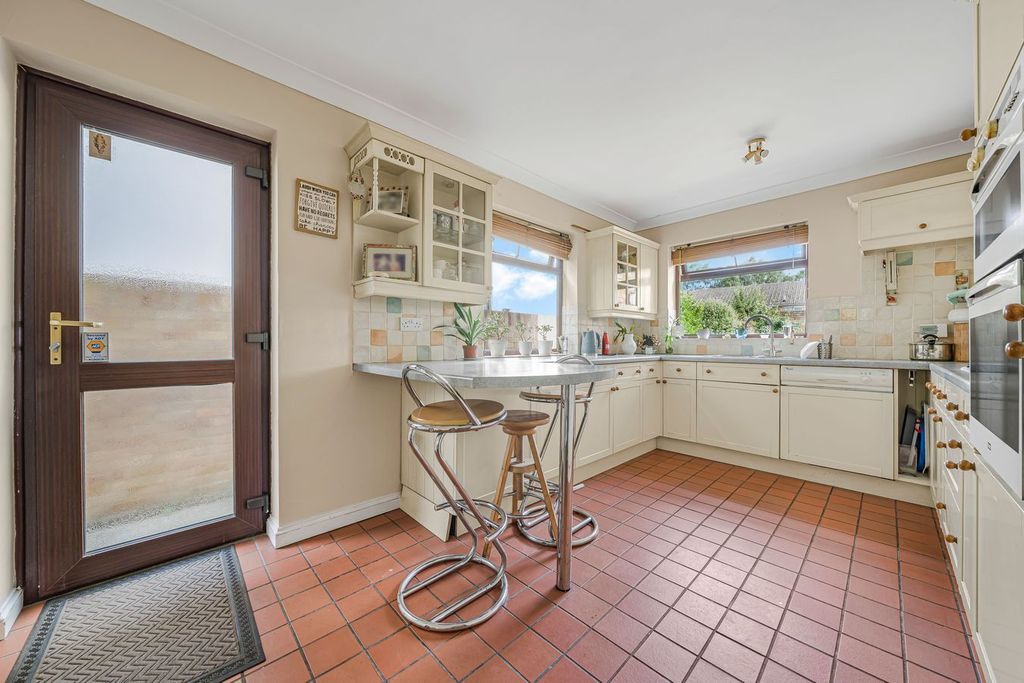 Property photo 2 of 14