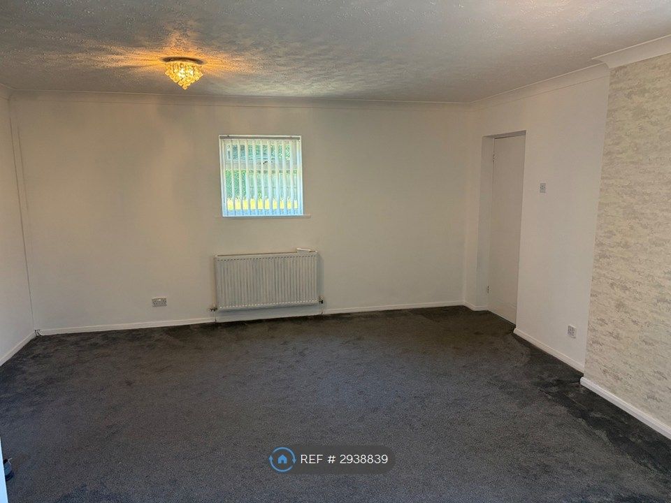 Property photo 3 of 16 Living Room