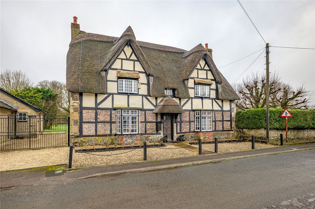 Property photo 1 of 18 House