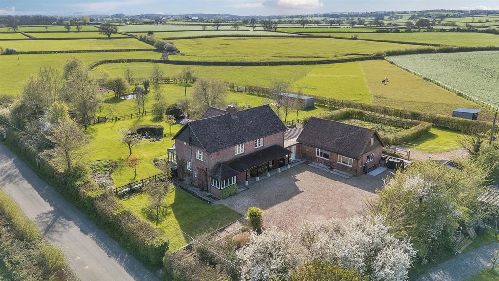 Property photo 1 of 28 Aerial