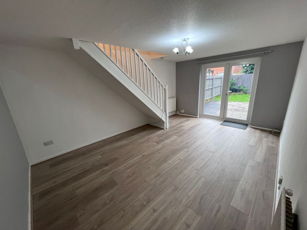 Property photo 3 of 10 Lounge