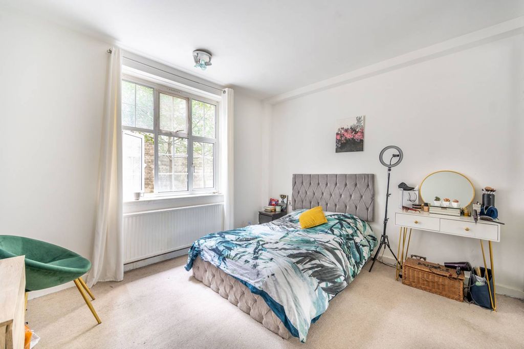 Property photo 1 of 5