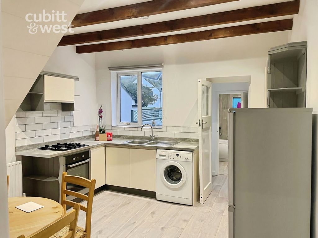 Property photo 2 of 11 Kitchen/Diner