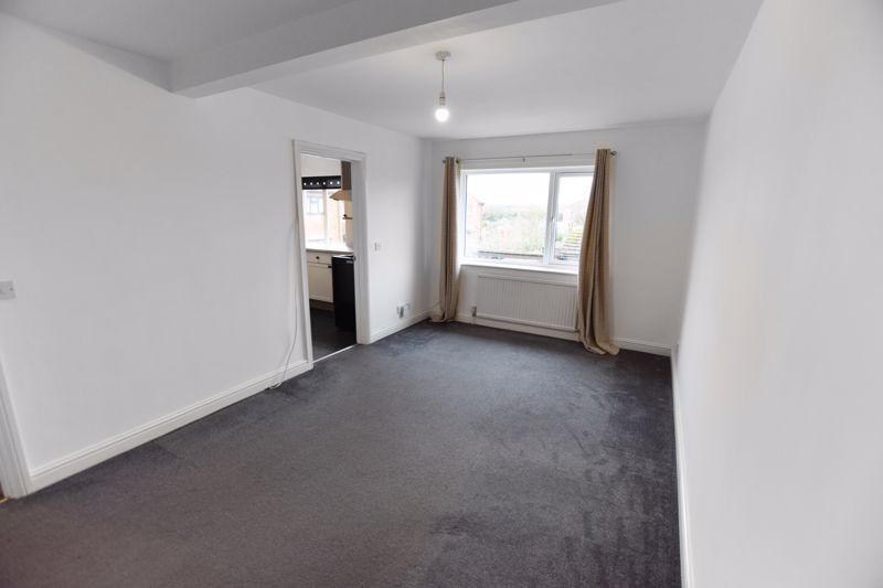 Property photo 3 of 15 Lounge