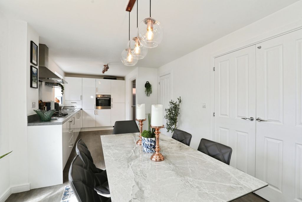 Property photo 2 of 20 Kitchen Diner