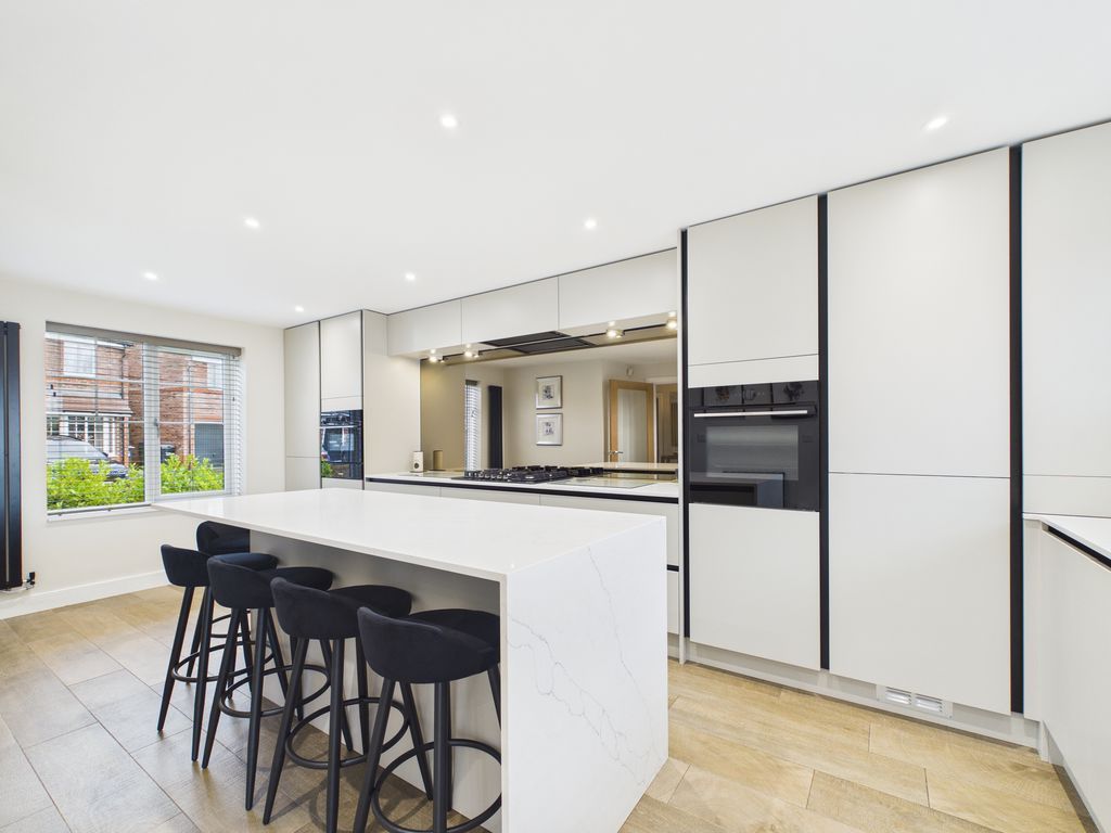 Property photo 2 of 18 Photo 3