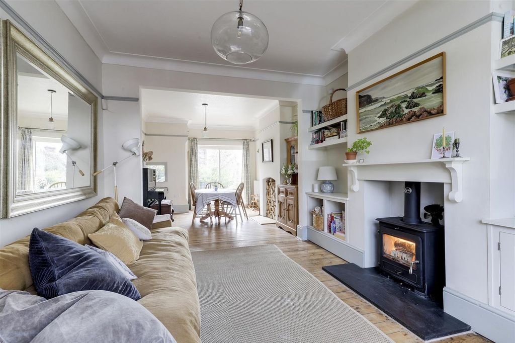 Property photo 3 of 29