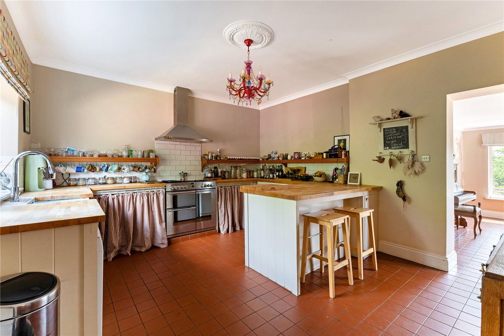Property photo 3 of 16 Kitchen
