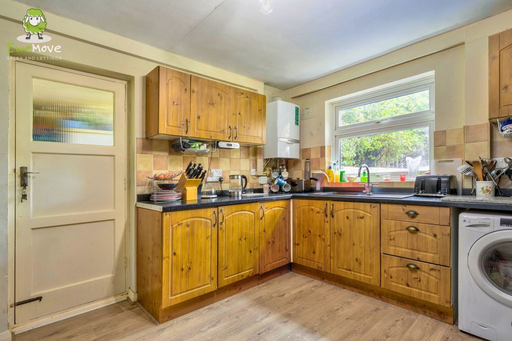 Property photo 3 of 17 10
