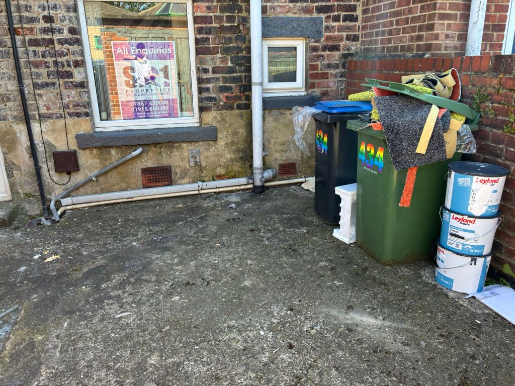 Property photo 2 of 8 1000075713