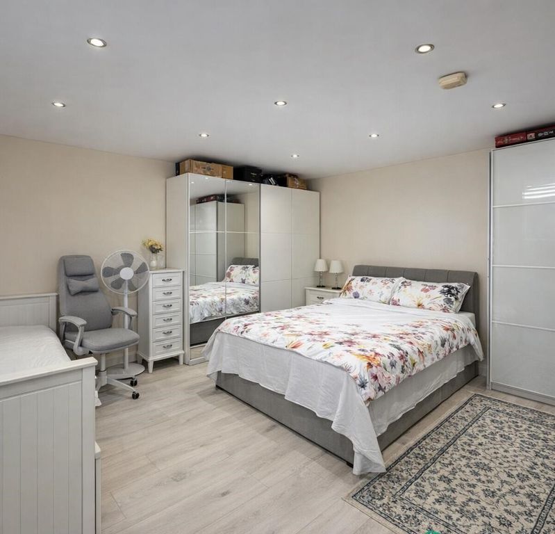 Property photo 1 of 4