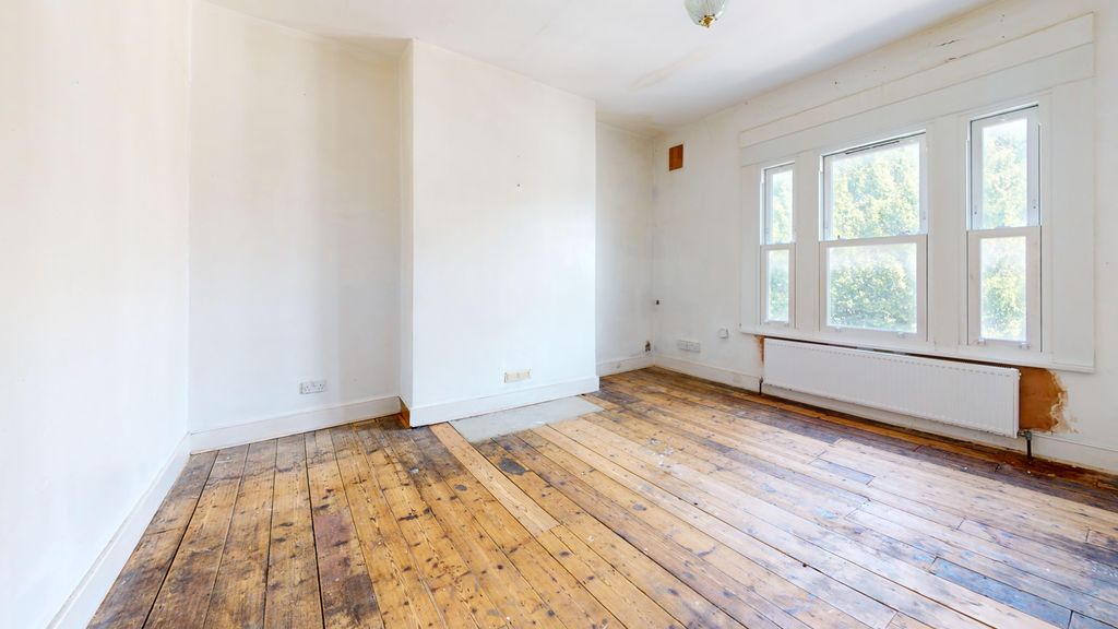 Property photo 2 of 12 Flat 3, 21 Burlington Gardens, Acton, London, W3 6BA